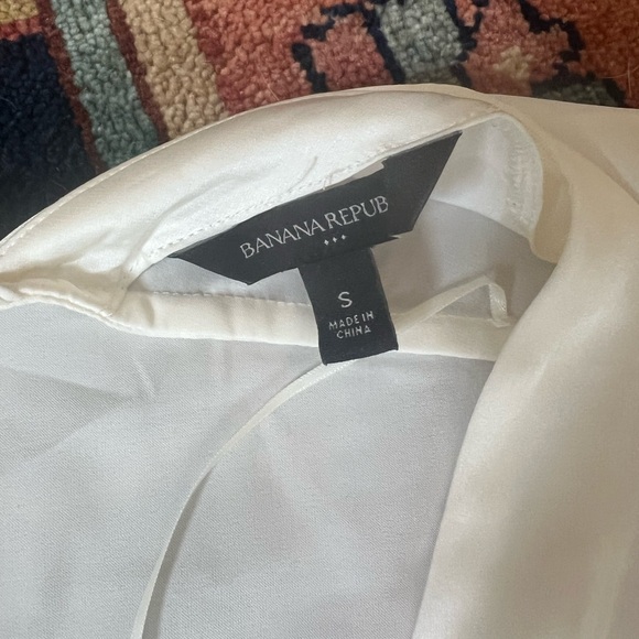NWOT satin white top - v neck - Picture 2 of 2